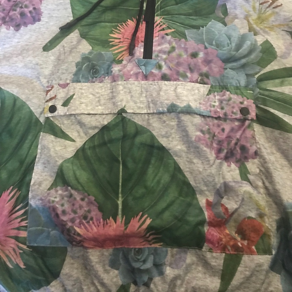 LIMITED EDITION ADIDAS PULLOVER - Picture 3 of 6